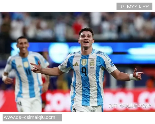 比利亚谈传统9号球员的未来与阿尔瓦雷斯的崛起