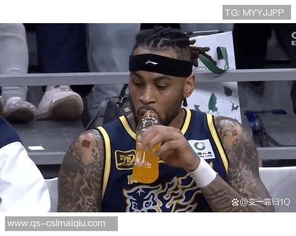 浓眉调侃三状元比一手势称自己拥有大学冠军荣耀